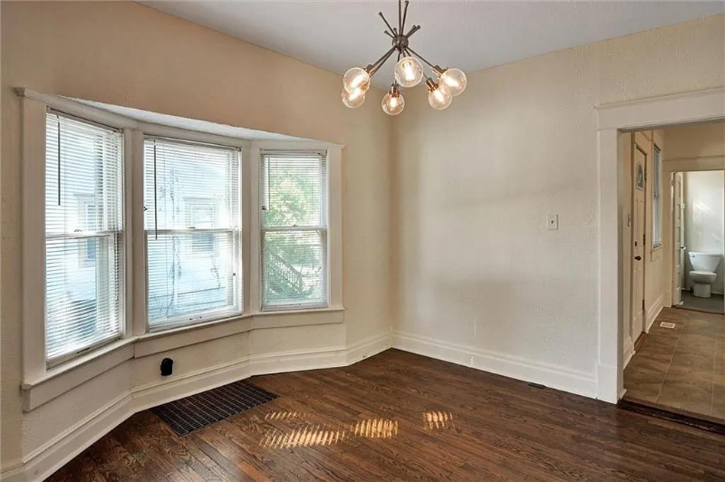 4460 Francis St - Photo 4 of 7