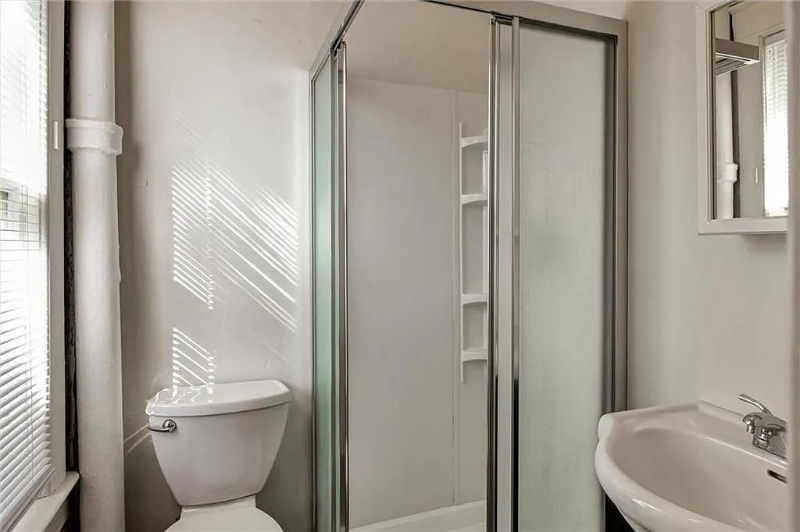 4460 Francis St - Photo 5 of 7