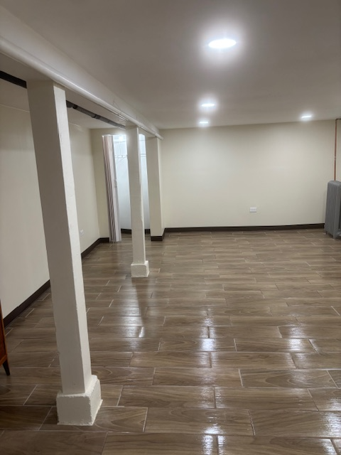 5853 W Dakin St - Photo 2 of 9