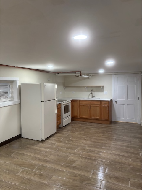 5853 W Dakin St - Photo 3 of 9