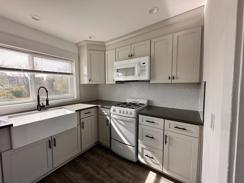 117 W 2nd St #A - Photo 4 of 11