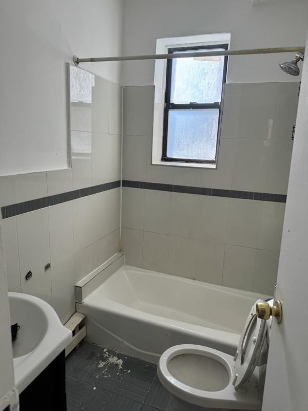 212 Central Ave - Photo 3 of 8