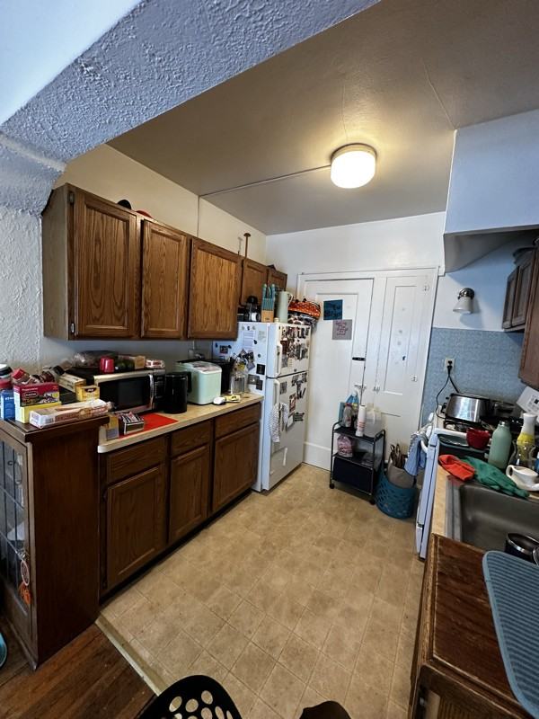 4442 N Oakland Ave #34 - Photo 5 of 9