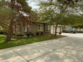 featured image of 725 Greenwood Meadow Ln #1