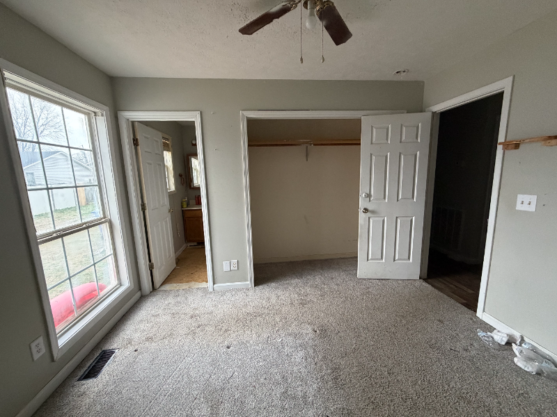 1211 Redbud St - Photo 3 of 9