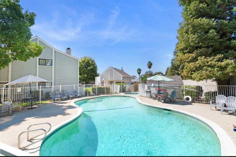 7417 Auburn Oaks Ct #K