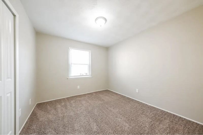 3308 Ivy Dr #2070 - Photo 3 of 10