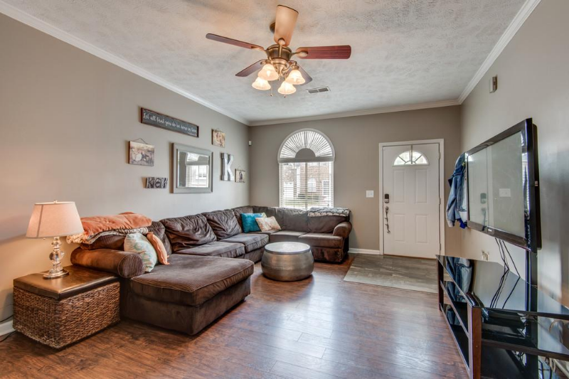 606 Spence Enclave Way - Photo 2 of 20