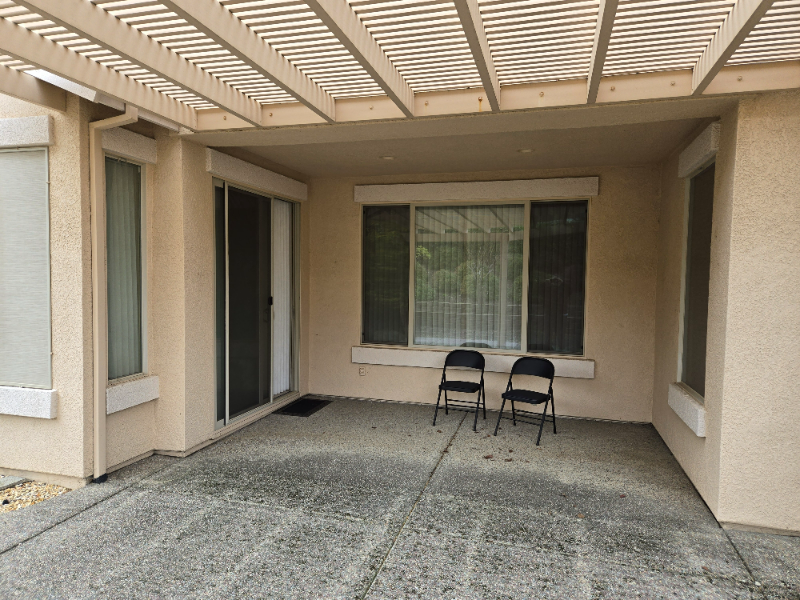 405 Hopkins Ct - Photo 4 of 20