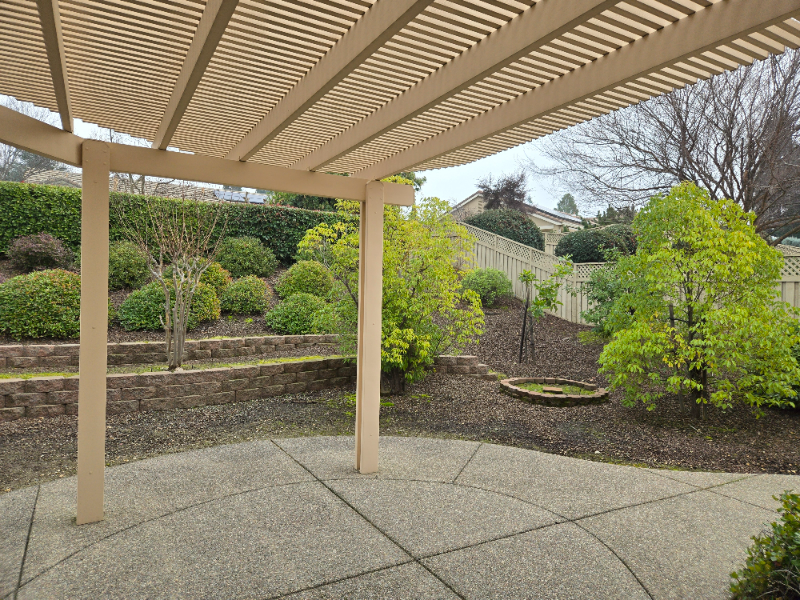 405 Hopkins Ct - Photo 6 of 20