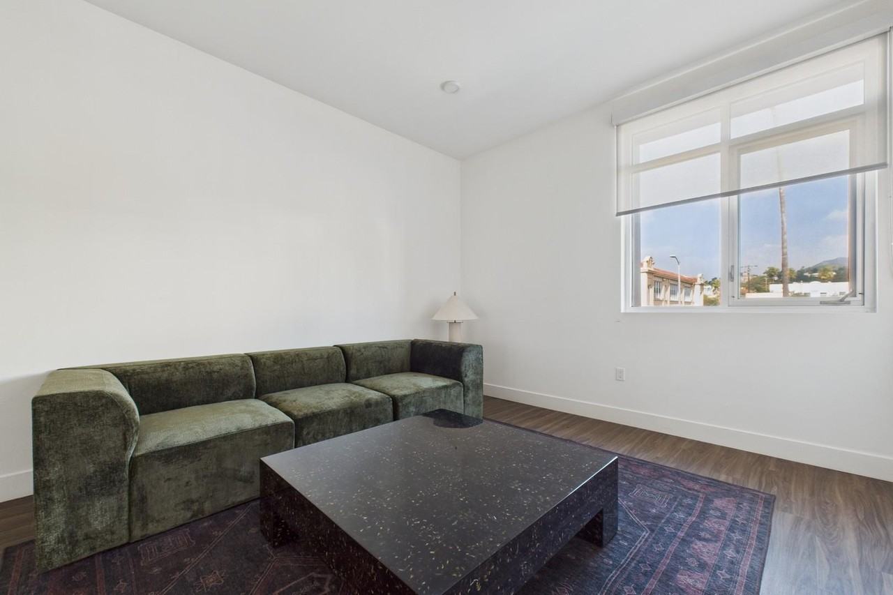 The Sunset Hue - Photo 5 of 43