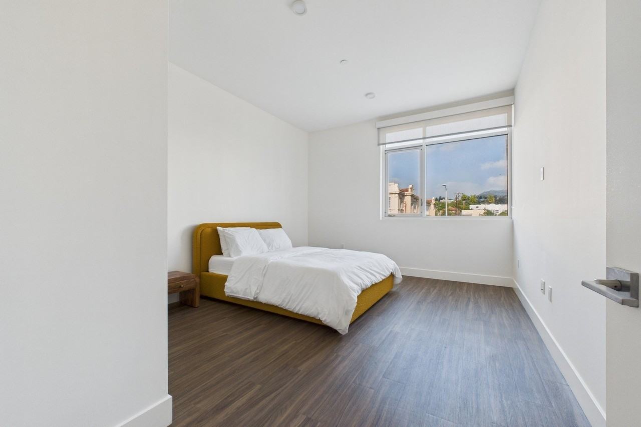 The Sunset Hue - Photo 7 of 43