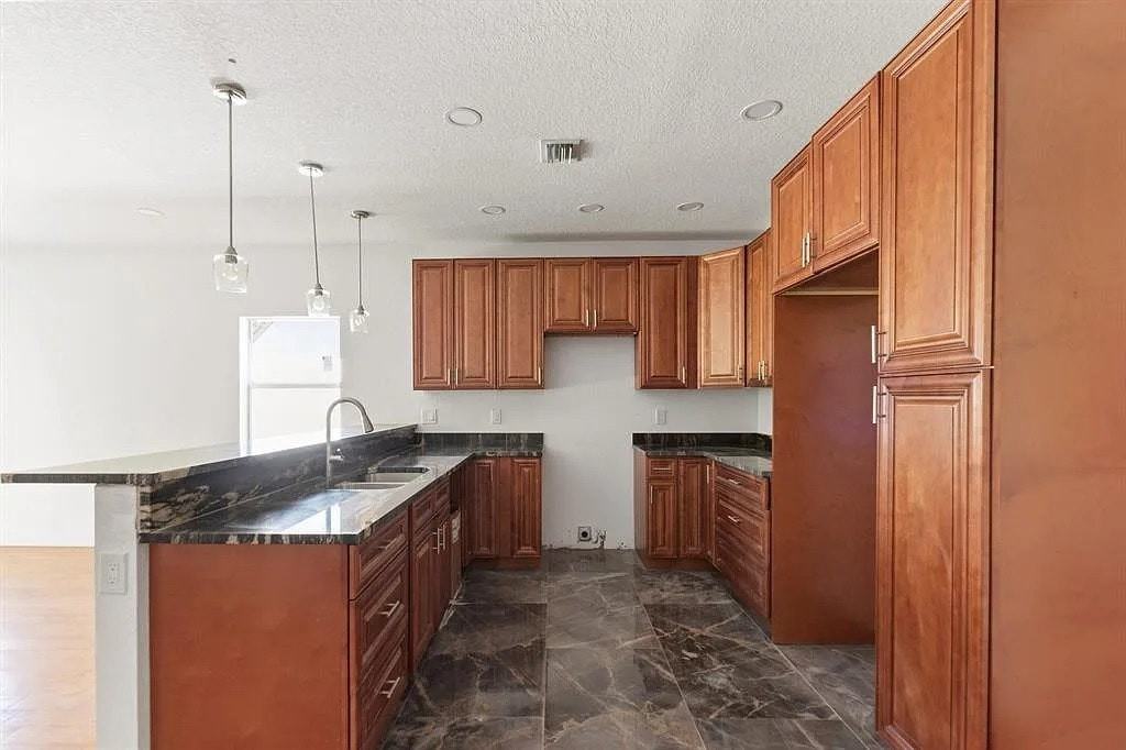 2908 Northwest 8th Court - Photo 6 of 9