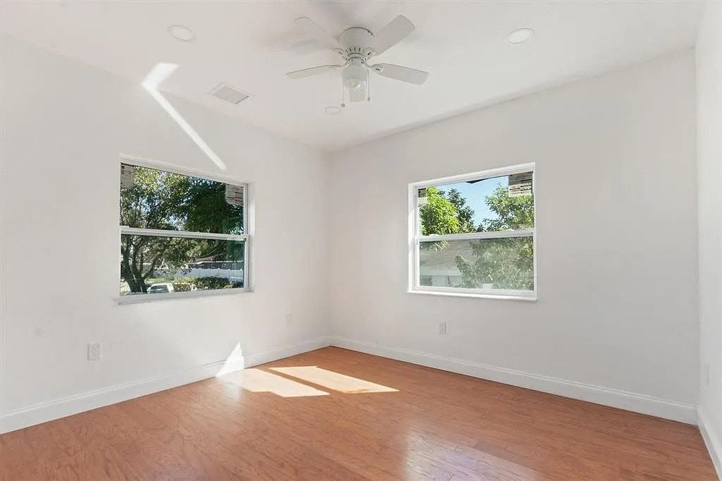 2908 Northwest 8th Court - Photo 7 of 9