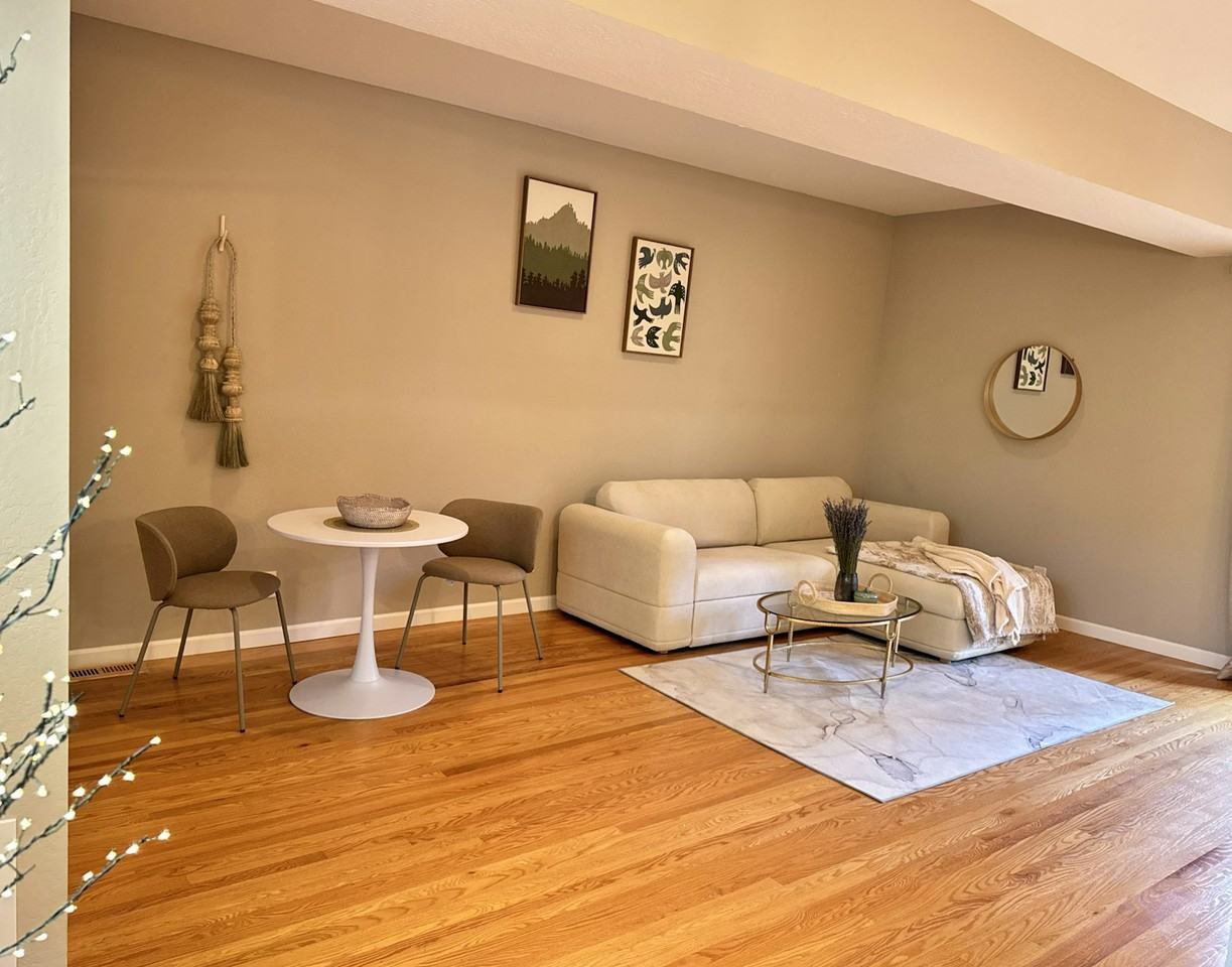 760 La Mesa Dr - Photo 3 of 8