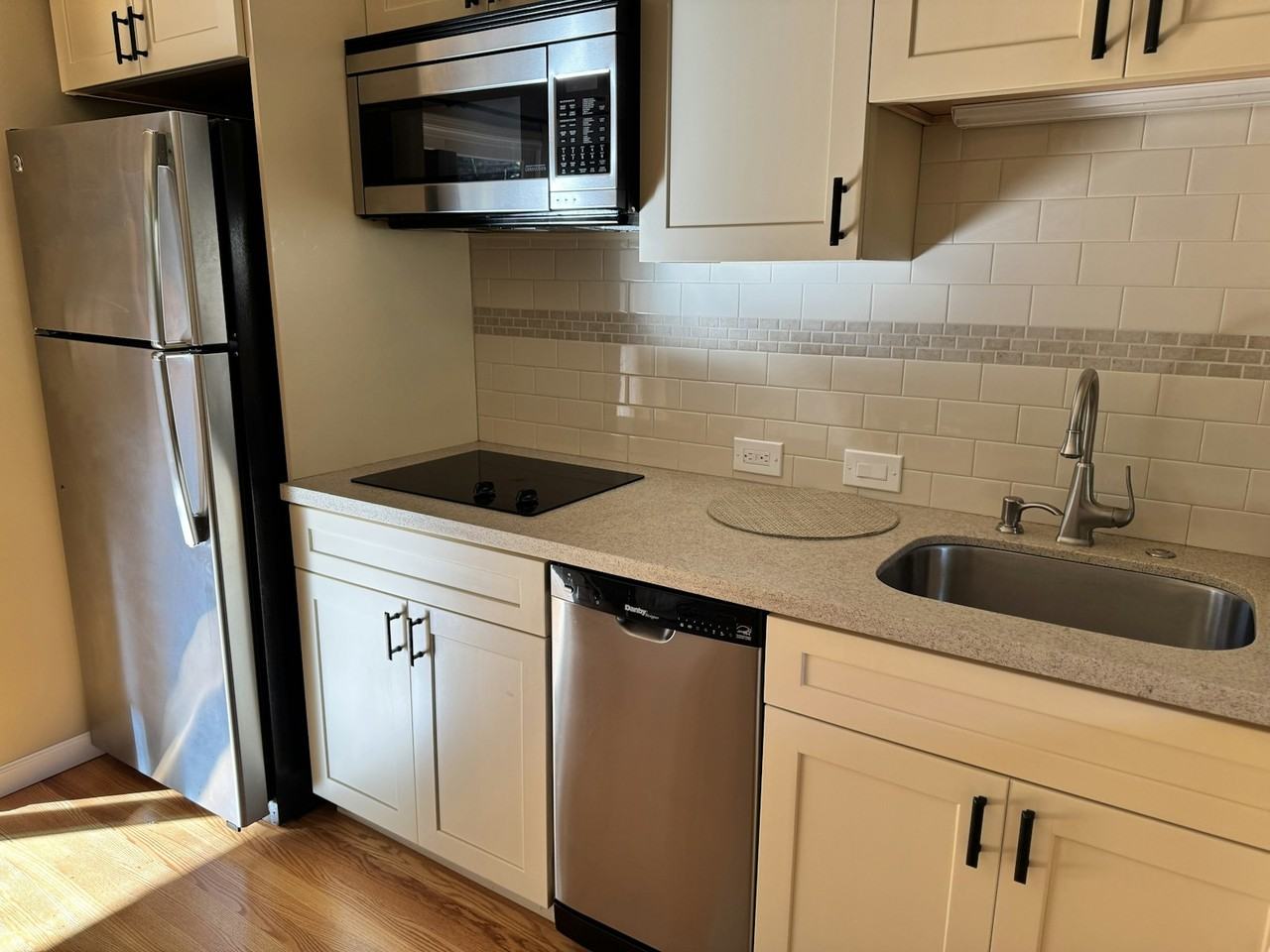 760 La Mesa Dr - Photo 5 of 8