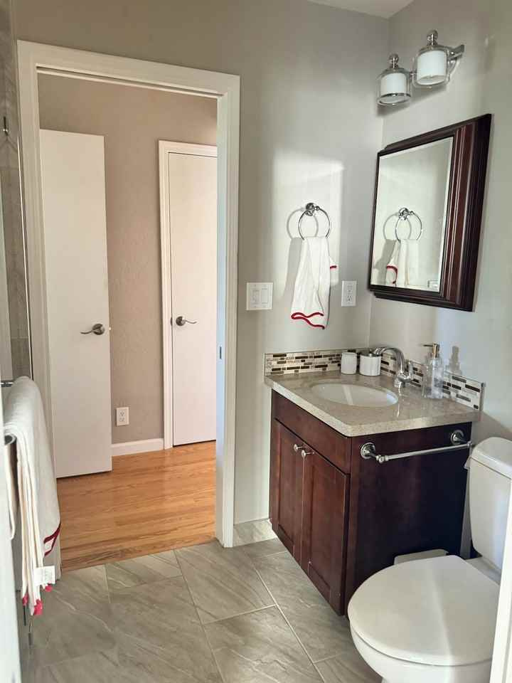 760 La Mesa Dr - Photo 7 of 8