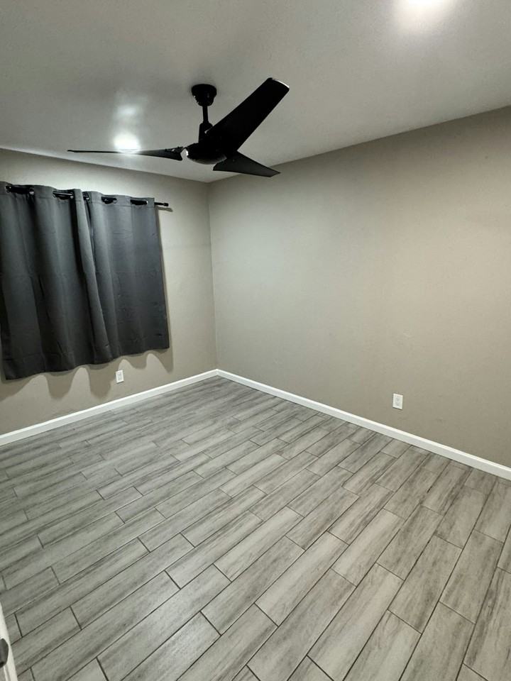 1013 East Commonwealth Place, Unit 1 - Photo 2 of 7