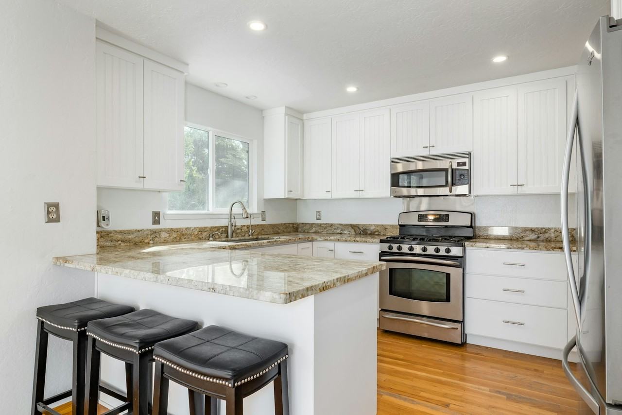 3200 Mulberry Drive - Photo 4 of 18