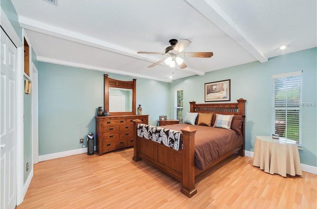 220 Valencia Ct - Photo 2 of 18