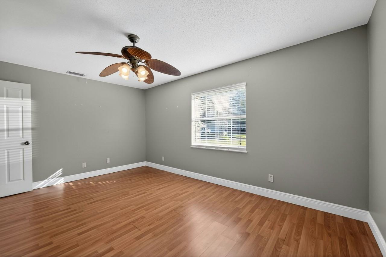 220 Valencia Ct - Photo 6 of 18