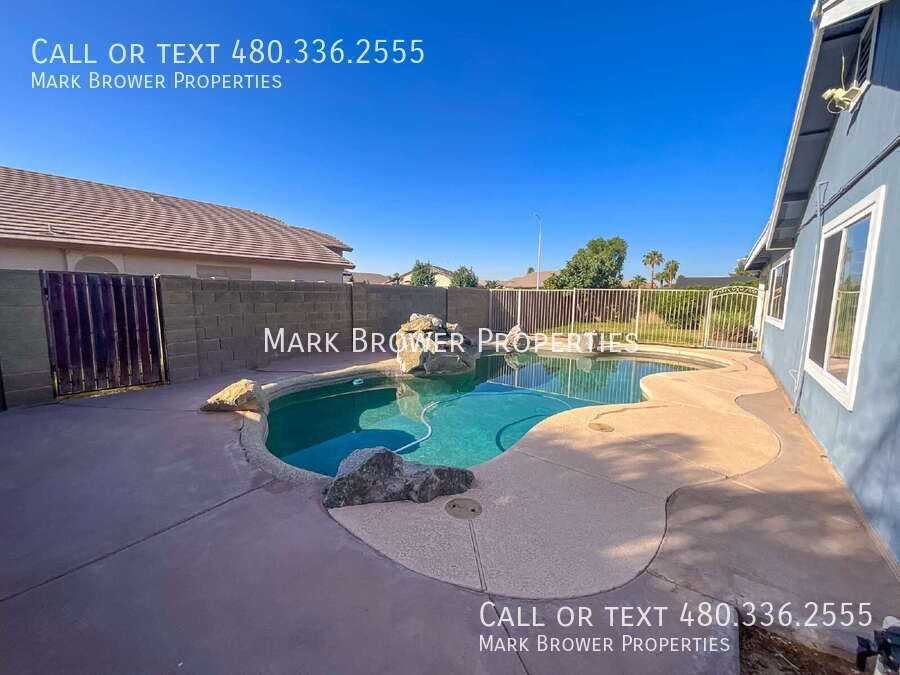 2301 E Folley St - Photo 3 of 33