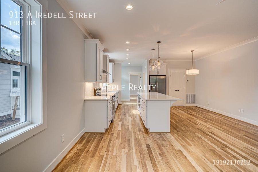 913A Iredell St - Photo 2 of 25