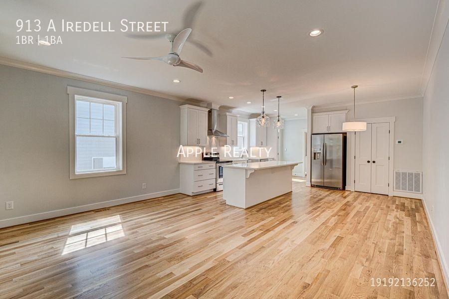 913A Iredell St - Photo 4 of 25