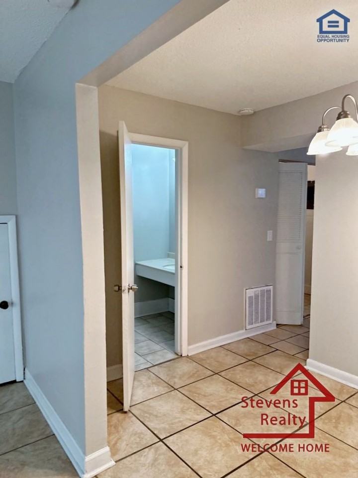 4330 Wilson St - Photo 6 of 36