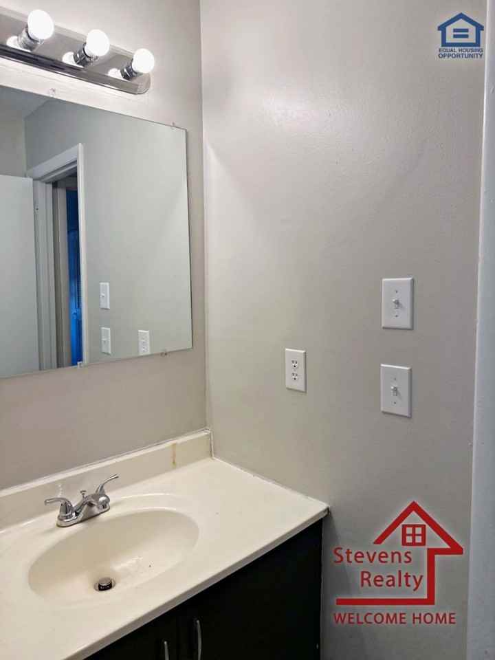 4330 Wilson St - Photo 7 of 36