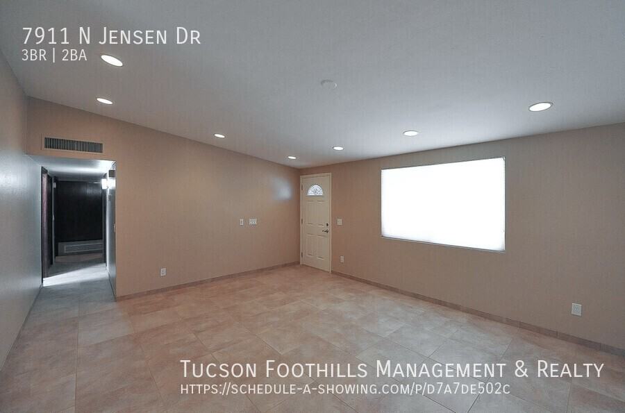 7911 N Jensen Dr - Photo 4 of 18