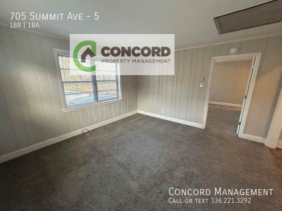 705 Summit Ave #5 - Photo 4 of 10