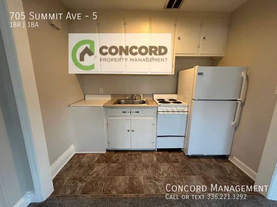 705 Summit Ave #5 - Photo 6 of 10