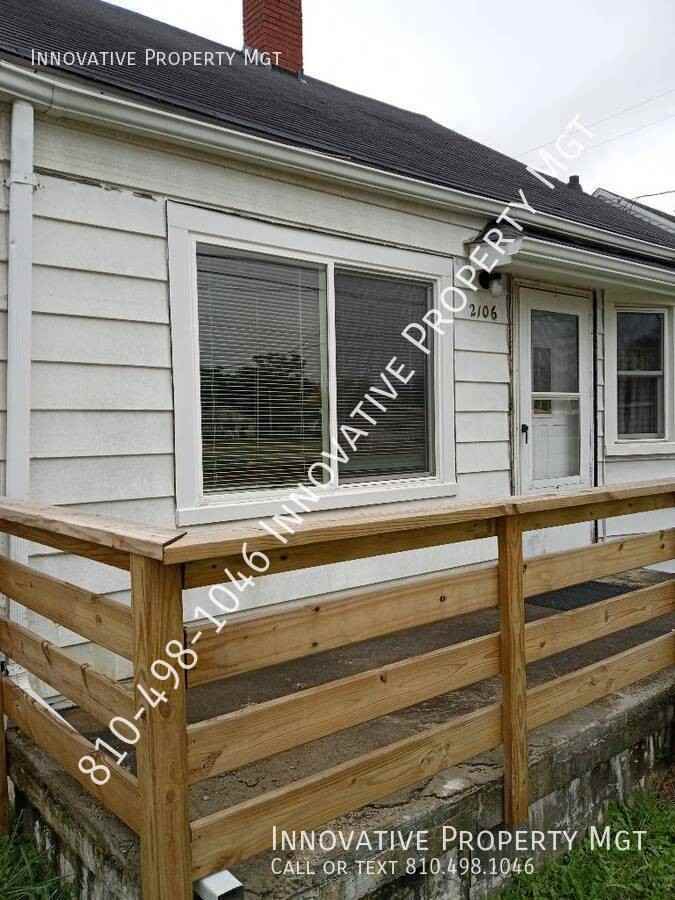 2106 E Bristol Rd - Photo 2 of 45