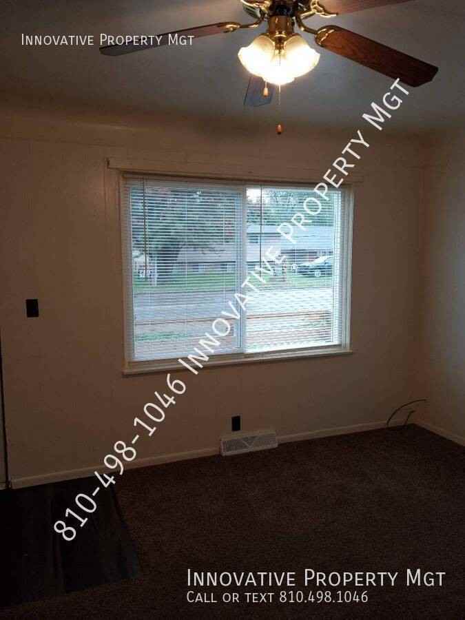 2106 E Bristol Rd - Photo 4 of 45