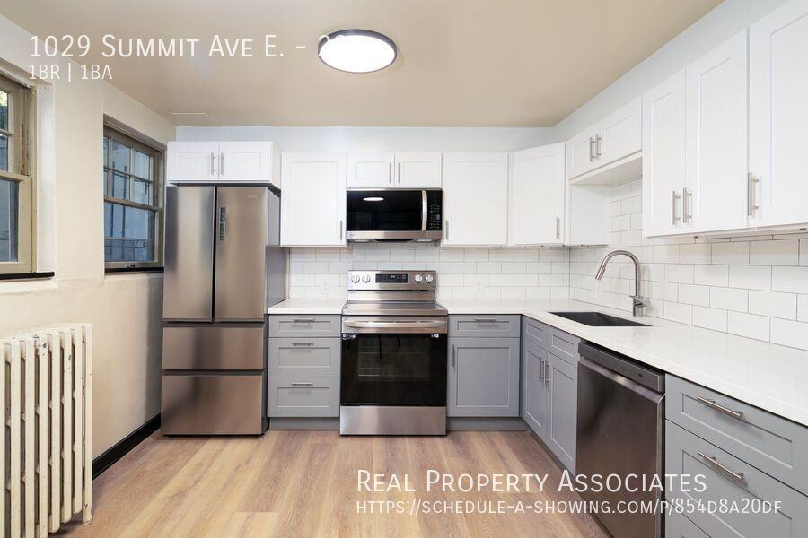 1029 Summit Ave E #22 - Photo 4 of 23