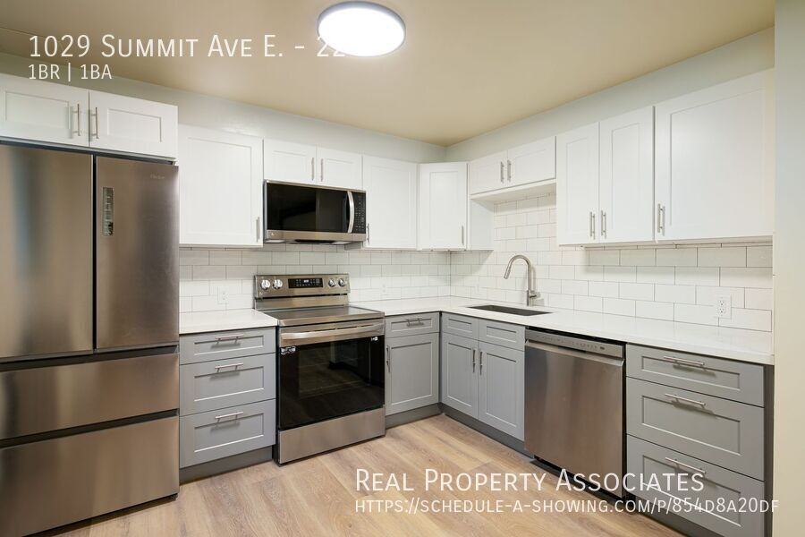 1029 Summit Ave E #22 - Photo 6 of 23