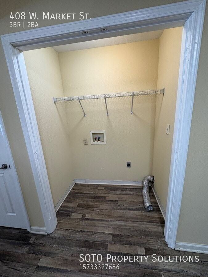 408 W Market St - Photo 4 of 10