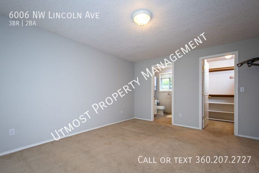 6006 Nw Lincoln Ave - Photo 3 of 15