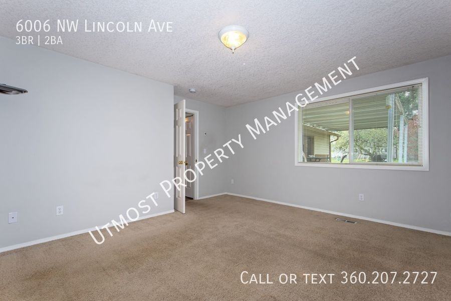 6006 Nw Lincoln Ave - Photo 6 of 15