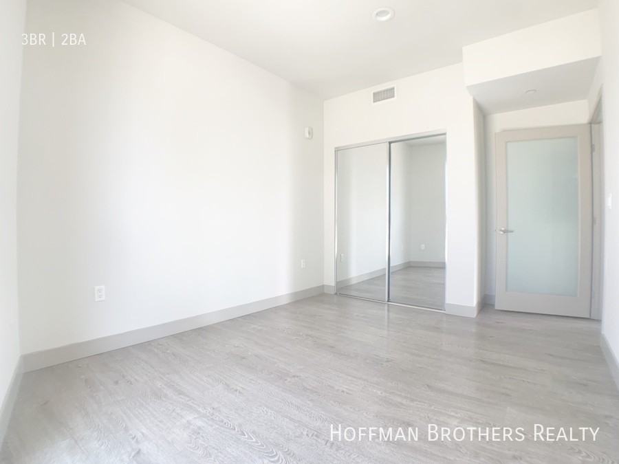 3714 Kelton Ave #304 - Photo 3 of 9