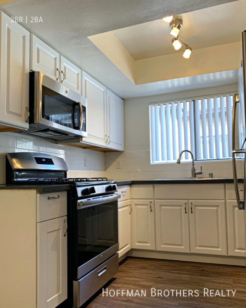 1012 E Acacia Ave #105 - Photo 2 of 9