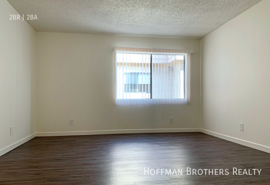 1012 E Acacia Ave #105 - Photo 3 of 9