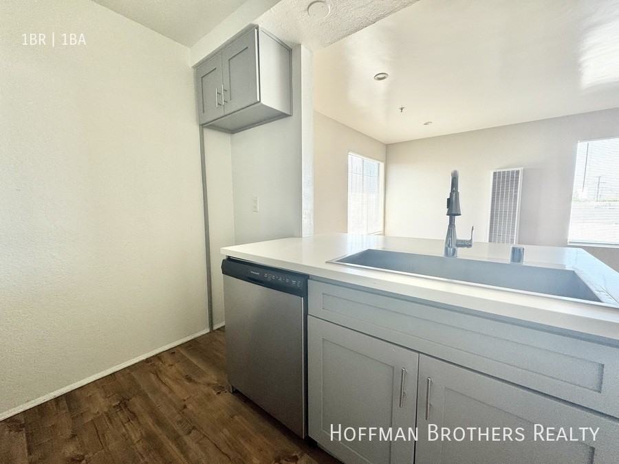 12914 Doty Ave #6 - Photo 6 of 11