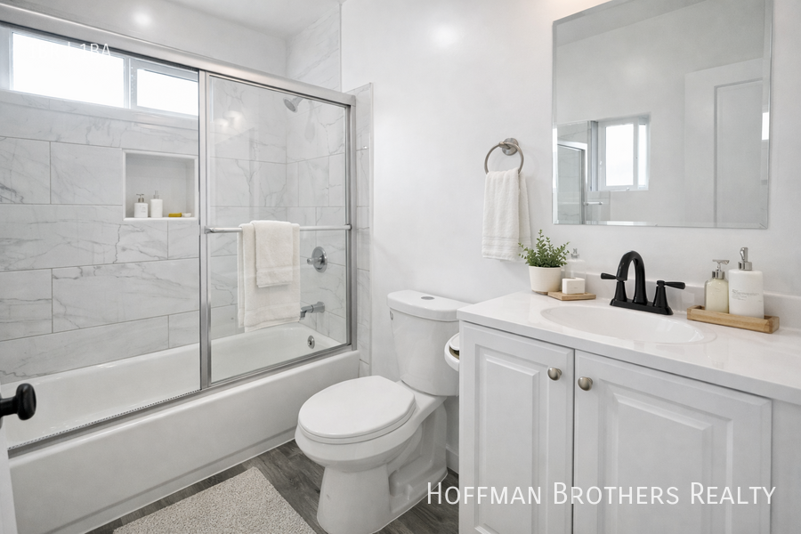 5495 Atlantic Ave #18 - Photo 4 of 5