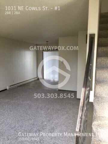 1031 Ne Cowls St #1 - Photo 4 of 18
