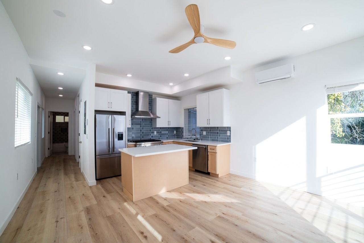 4369 Rosewood Ave - Photo 3 of 33