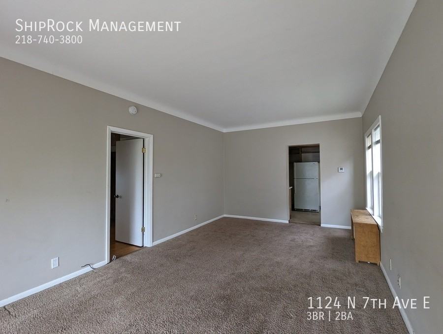 1124 N 7th Ave E - Photo 5 of 24