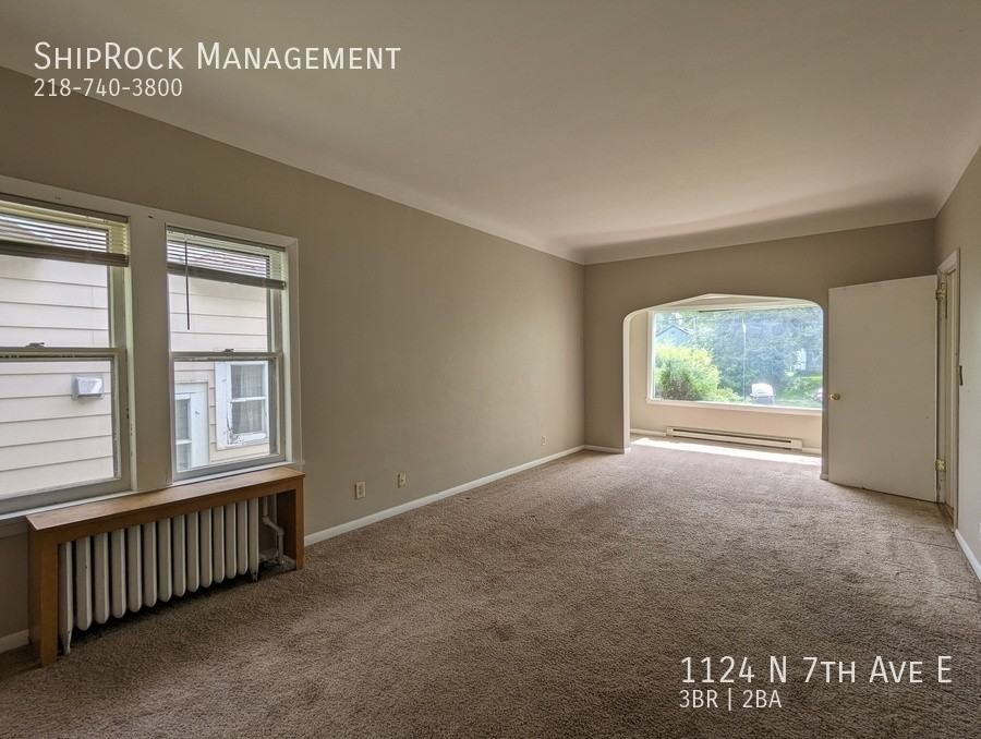 1124 N 7th Ave E - Photo 6 of 24