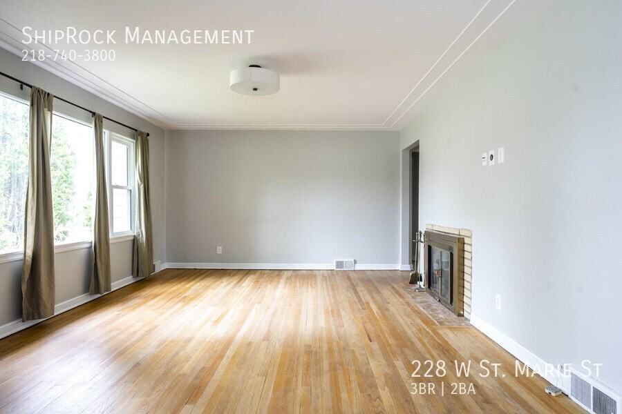 228 W Saint Marie St - Photo 3 of 14